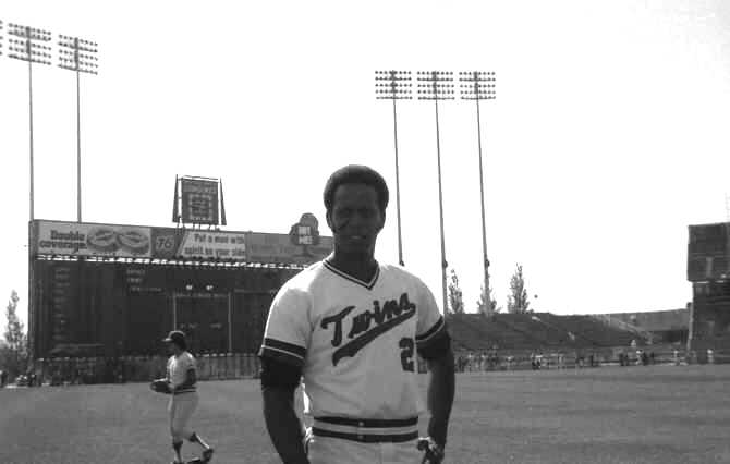 Photo Day: Outfielder Bobby Darwin of the 1974 Minnesota Twins (Source: LP, 1974)