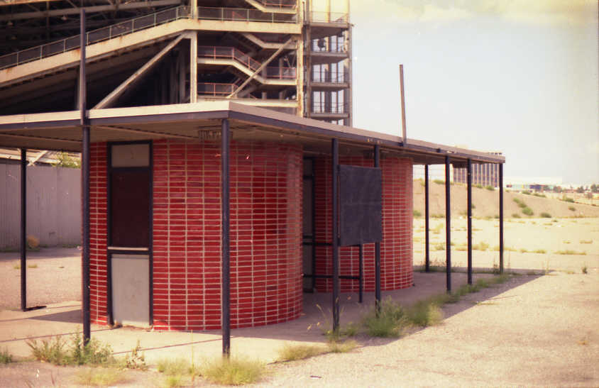 Abandoned: A ticket booth (Source: Robin Hanson)