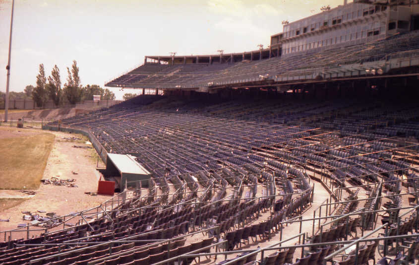 Abandoned: Empty, sun-baked stands (Source: Robin Hanson)